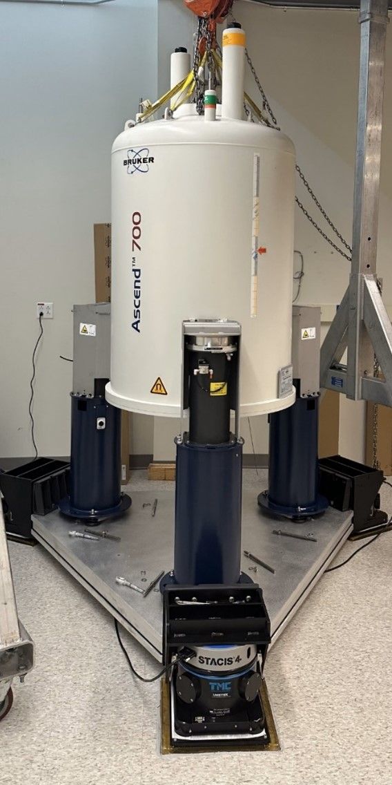 Odizolování vibrací pro spektroskopii nukleární magnetické rezonance